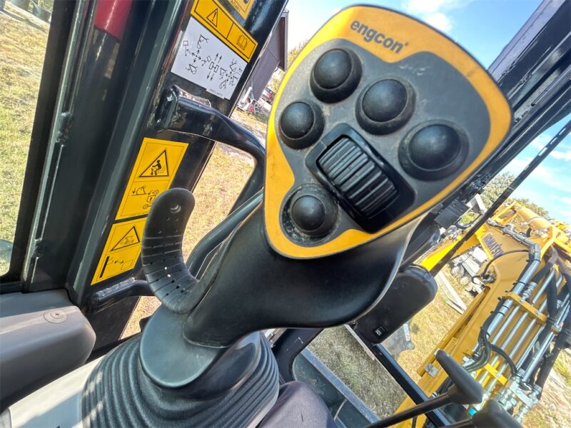 Komatsu PC26MR-5 – 2T7 – 739,7 h – 2022 – Image 32