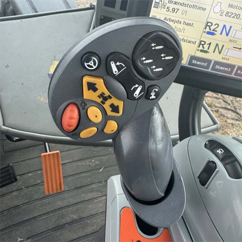 NEW HOLLAND T8.390 AUTOCOMMAND – 340 ch – 2014 – 8 260 H – Image 10