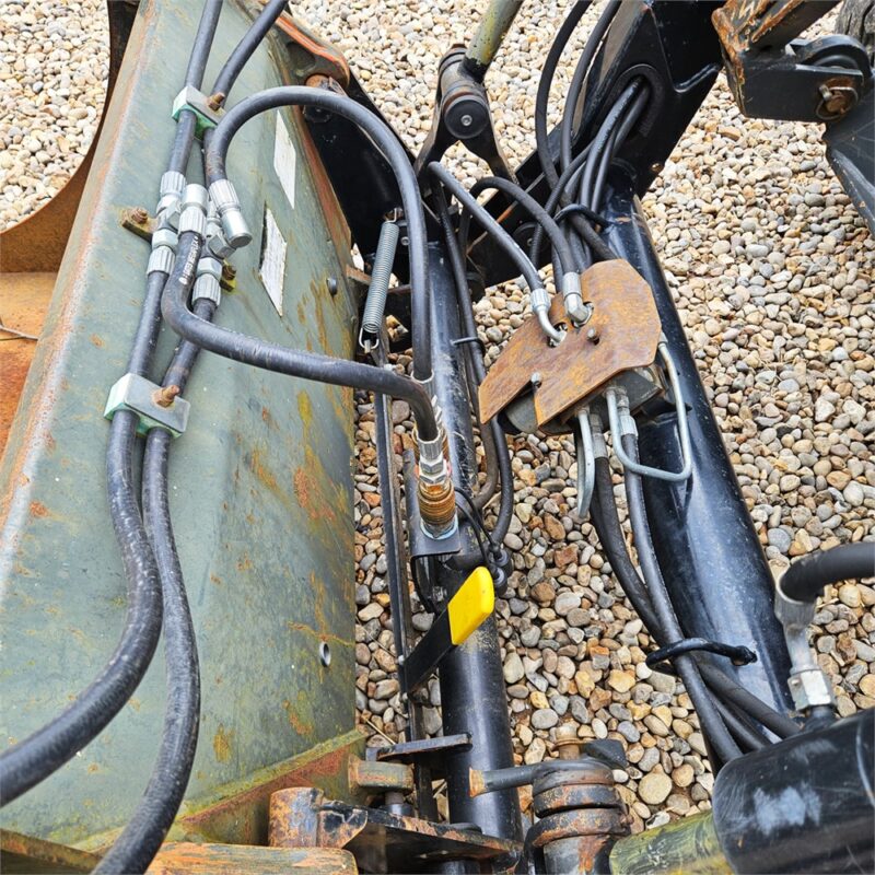 MASSEY FERGUSON 3625 – 69 ch – 2013 – 3 448 H – Image 12