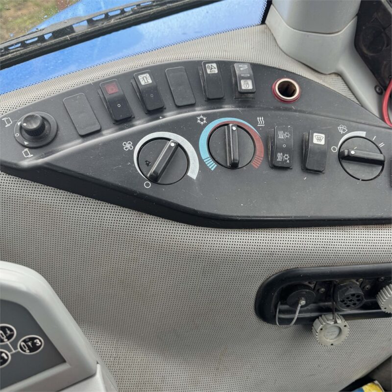 NEW HOLLAND T8.390 AUTOCOMMAND – 340 ch – 2014 – 8 260 H – Image 2