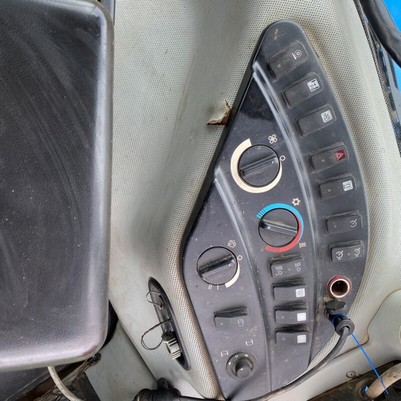 NEW HOLLAND T 8050 – 325 ch – 2008 – 9 360 H – Image 13