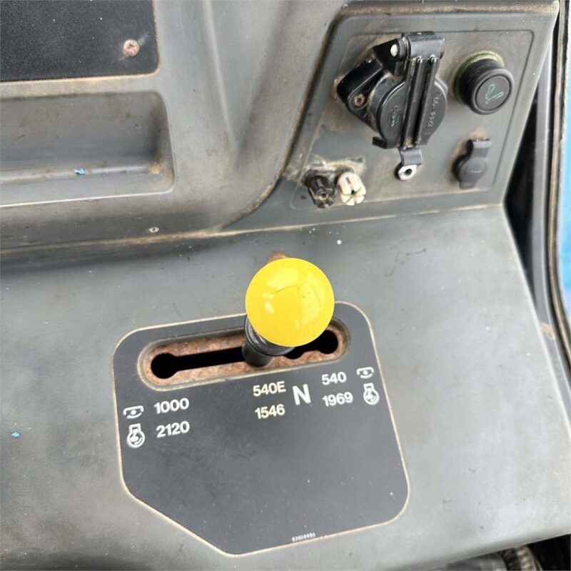 NEW HOLLAND TM140 – 144 ch – 2003 – 4 375 H – Image 15