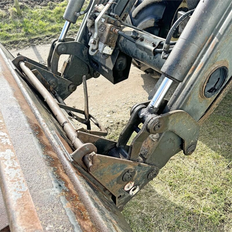 NEW HOLLAND TM135 – 136 ch – 2001 – 8 946 h – CHARGEUR FRONTAL – Image 11