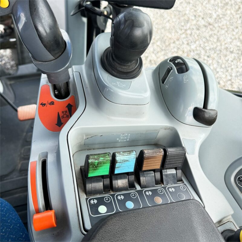 NEW HOLLAND T 7.250 AUTO COMMAND – 200 ch – 2012 – 7 775 H – Image 8