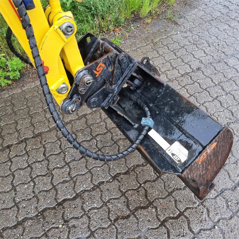 KOMATSU PC16R-3HS – 1T8 –232 h – 2021 – Image 24
