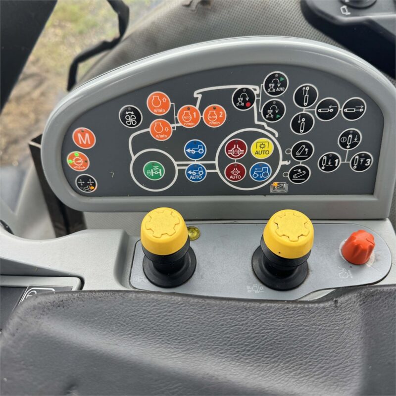 NEW HOLLAND T8.390 AUTOCOMMAND – 340 ch – 2014 – 8 260 H – Image 6