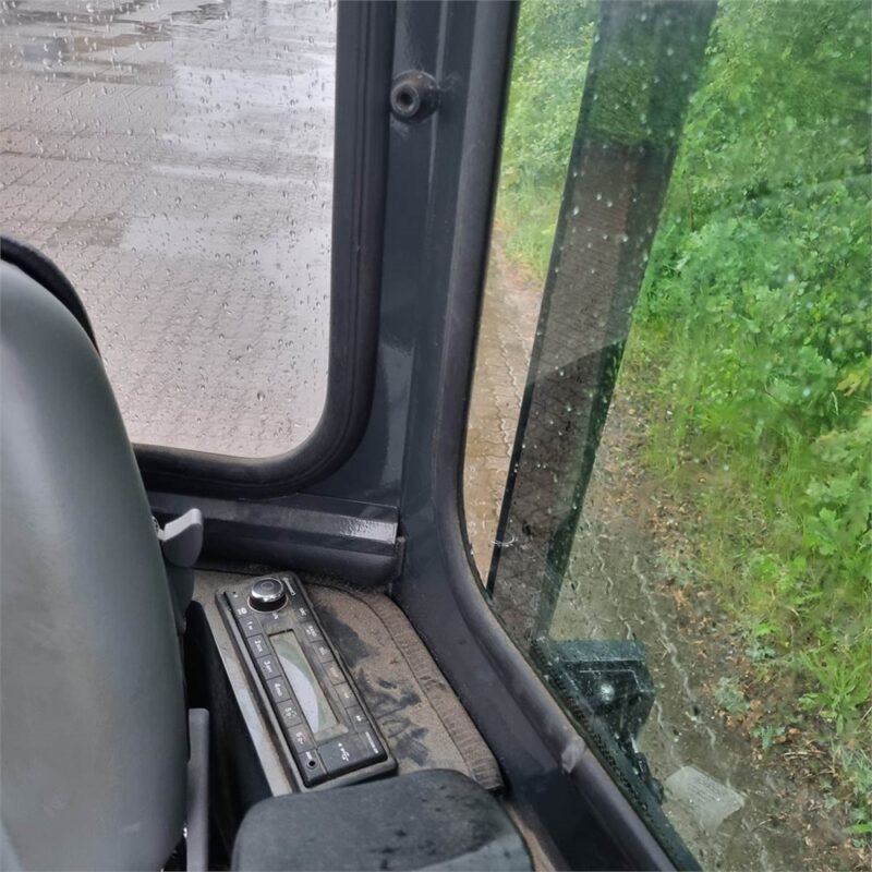 KOMATSU PC16R-3HS – 1T8 –232 h – 2021 – Image 10