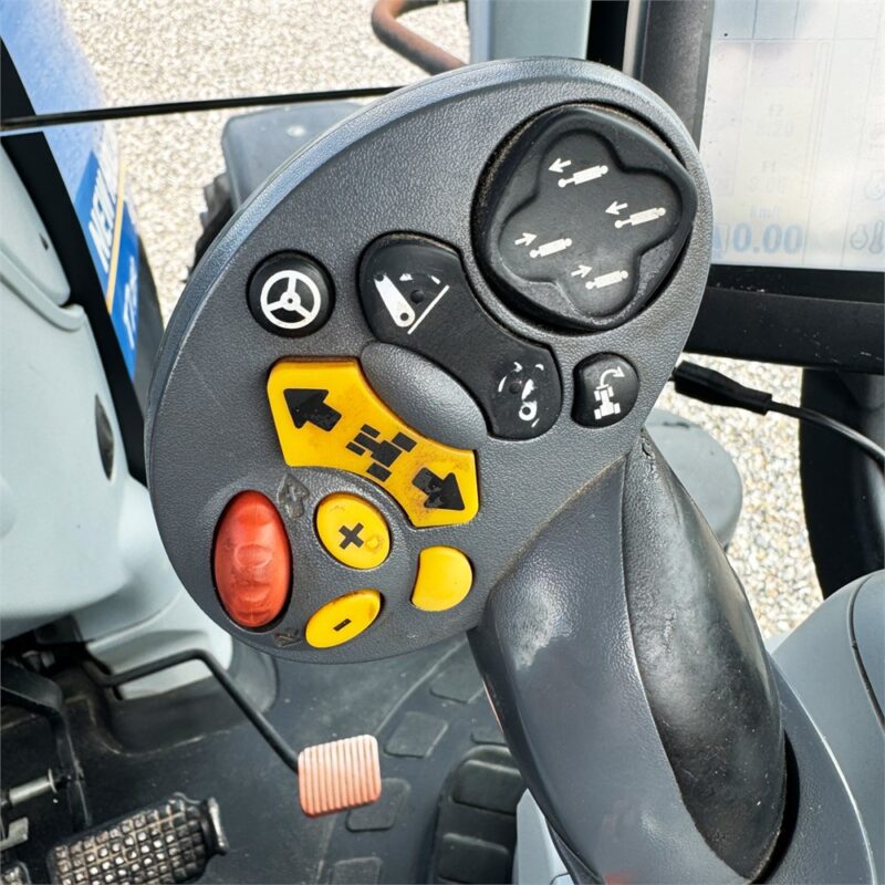 NEW HOLLAND T 7.250 AUTO COMMAND – 200 ch – 2012 – 7 775 H – Image 12