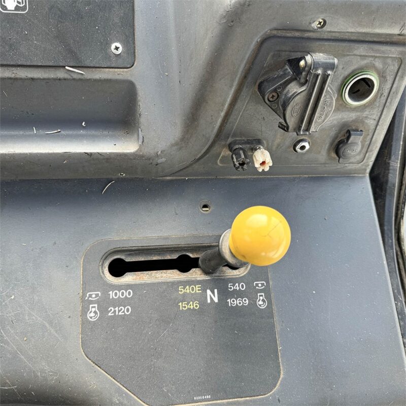 NEW HOLLAND TM135 – 136 ch – 2001 – 8 946 h – CHARGEUR FRONTAL – Image 15