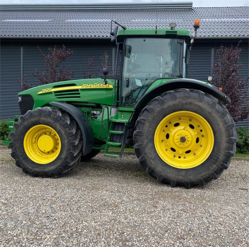 JOHN DEERE 7920 - 200 ch - 2005 - 8T