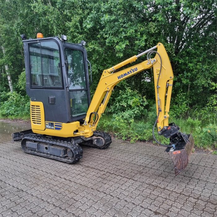 KOMATSU PC16R-3HS – 1T8 –232 h – 2021