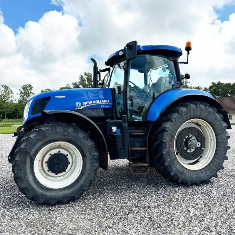 NEW HOLLAND T 7.250 AUTO COMMAND – 200 ch – 2012 – 7 775 H – Image 34