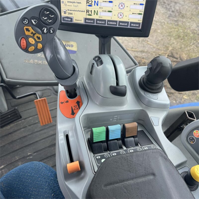 NEW HOLLAND T8.390 AUTOCOMMAND – 340 ch – 2014 – 8 260 H – Image 29