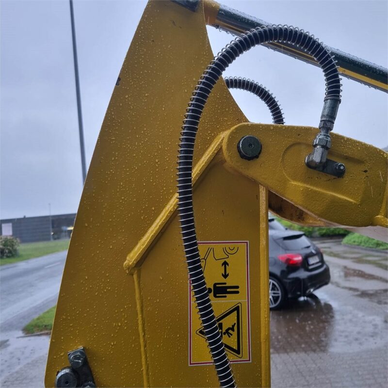KOMATSU PC16R-3HS – 1T8 –232 h – 2021 – Image 26