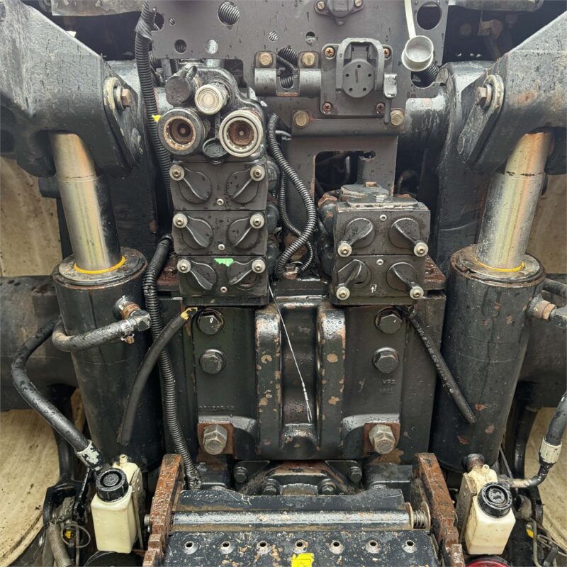 NEW HOLLAND T8.390 AUTOCOMMAND – 340 ch – 2014 – 8 260 H – Image 20