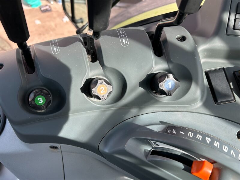 Claas Arion 460 – 140 ch – 2020 – 7 852 H + chargeur frontal Quicke Q4s – Image 65