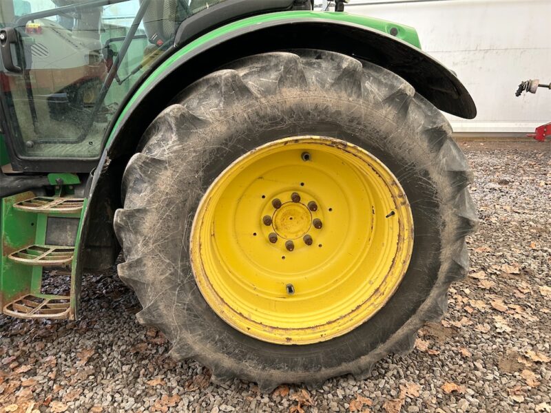 JOHN DEERE 6125R – 145 ch – 2013 – 5 398 h – CHARGEUR TRIMA +5.1P – Image 2