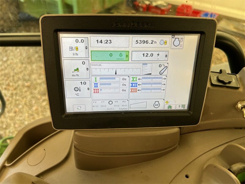 JOHN DEERE 6125R – 145 ch – 2013 – 5 398 h – CHARGEUR TRIMA +5.1P – Image 33