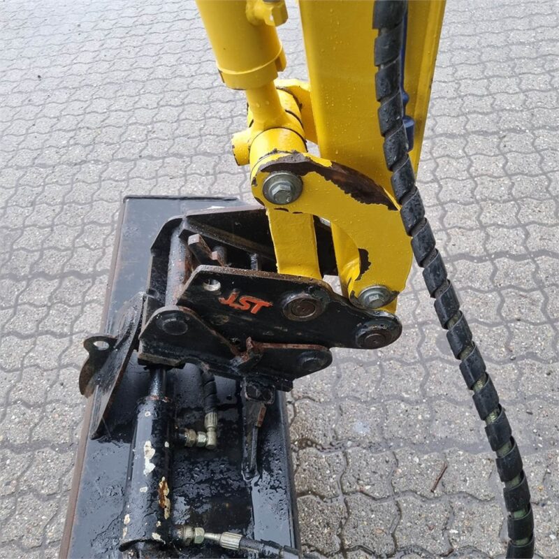 KOMATSU PC16R-3HS – 1T8 –232 h – 2021 – Image 32