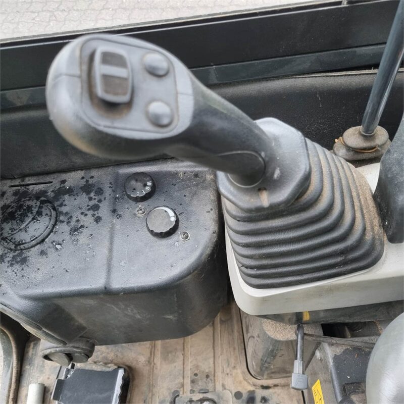 KOMATSU PC16R-3HS – 1T8 –232 h – 2021 – Image 35
