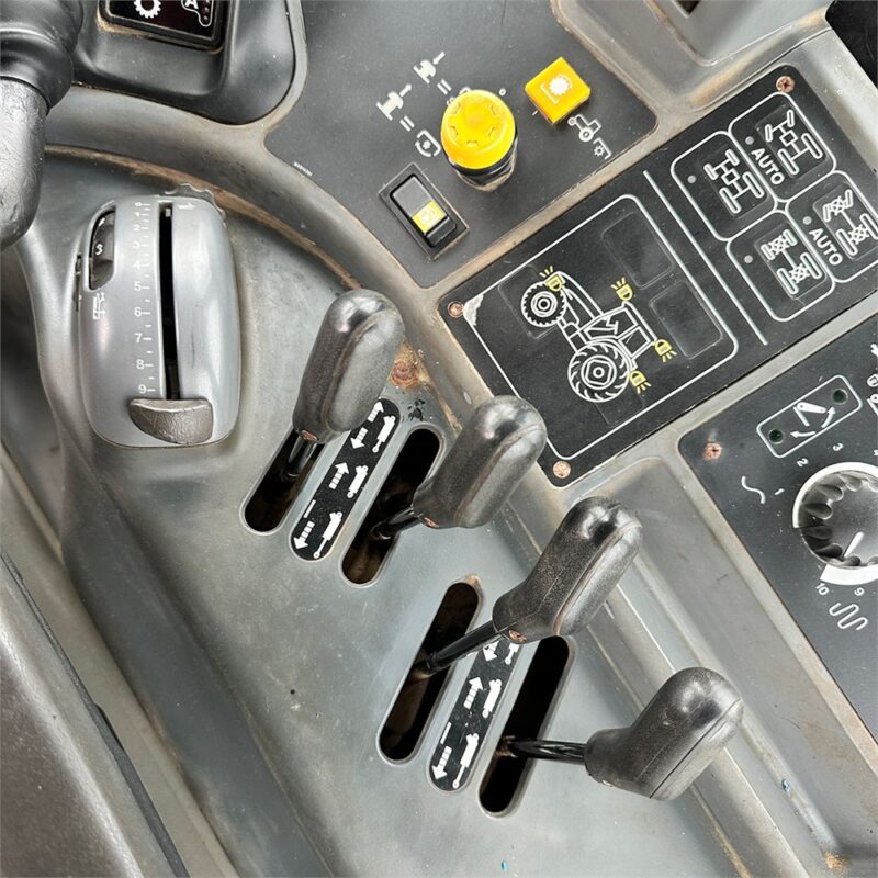 NEW HOLLAND TM140 – 144 ch – 2003 – 4 375 H – Image 29