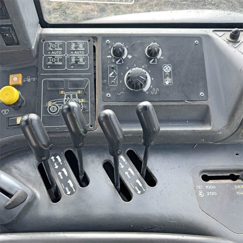 NEW HOLLAND TM135 – 136 ch – 2001 – 8 946 h – CHARGEUR FRONTAL – Image 26