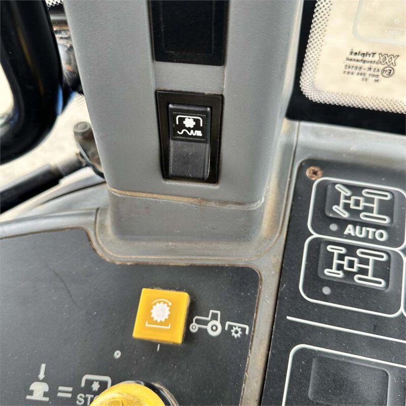 NEW HOLLAND TM140 – 144 ch – 2003 – 4 375 H – Image 35