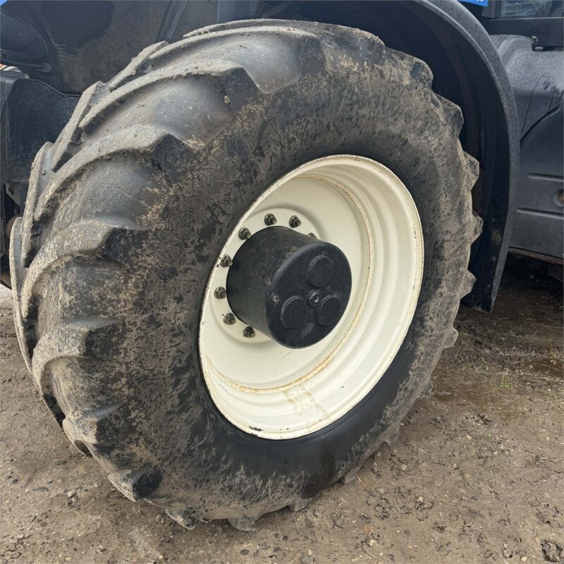 NEW HOLLAND T8.390 AUTOCOMMAND – 340 ch – 2014 – 8 260 H – Image 26