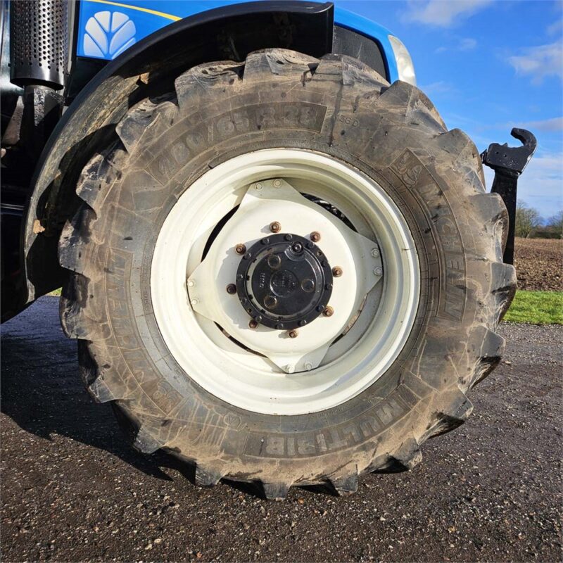 NEW HOLLAND T6020 – 112 ch – 2010 – 2612 H – Image 15