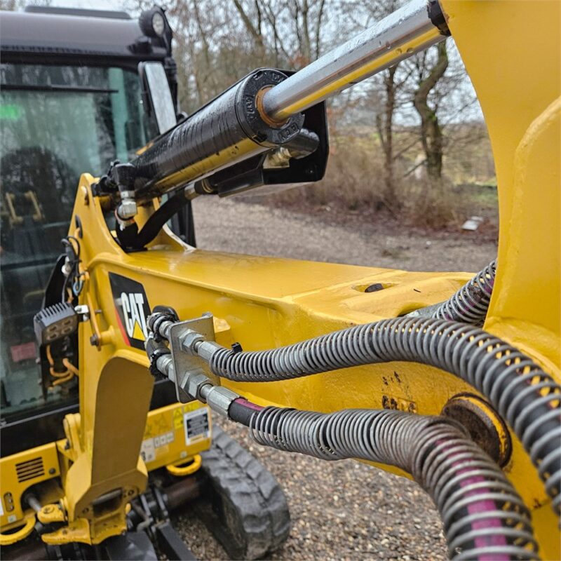 CATERPILLAR 301.6 – 2T – 2 895 h – 2019 – Image 6
