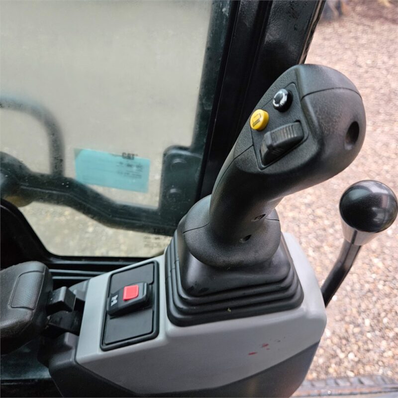CATERPILLAR 301.6 – 2T – 2 895 h – 2019 – Image 30