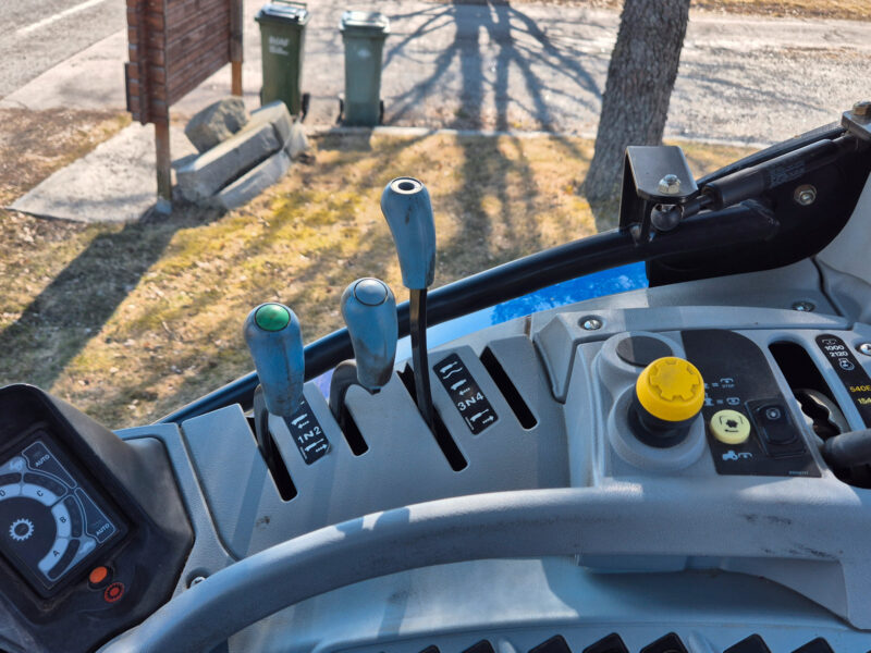 New Holland 6030 - 117 ch - 3 258 h - 2008 – Image 15