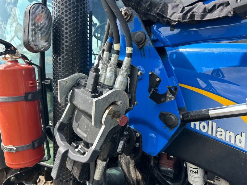New Holland TS 100A 4WD - 101 ch - 1 316 h - 2005 – Image 11