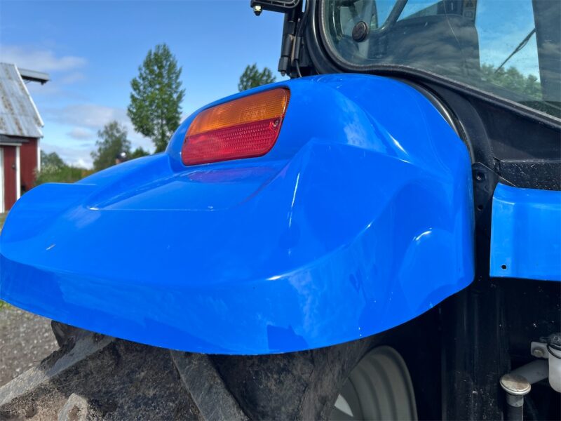 New Holland TS 100A 4WD - 101 ch - 1 316 h - 2005 – Image 18