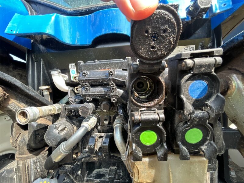 New Holland TS 100A 4WD - 101 ch - 1 316 h - 2005 – Image 28