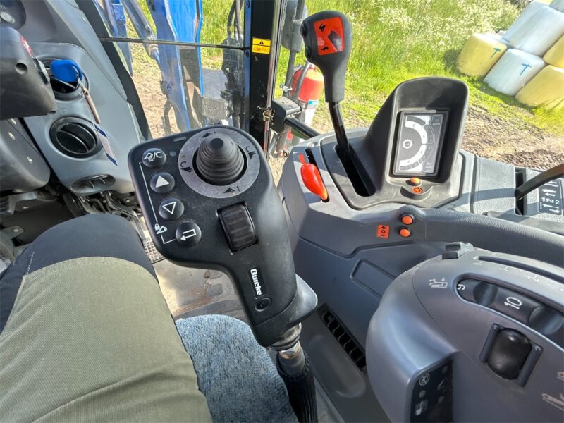 New Holland TS 100A 4WD - 101 ch - 1 316 h - 2005 – Image 35
