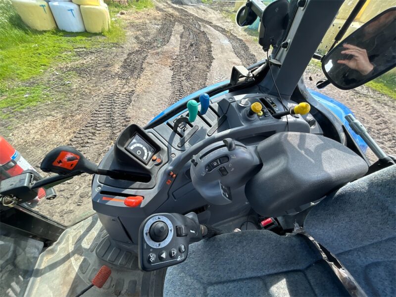 New Holland TS 100A 4WD - 101 ch - 1 316 h - 2005 – Image 38