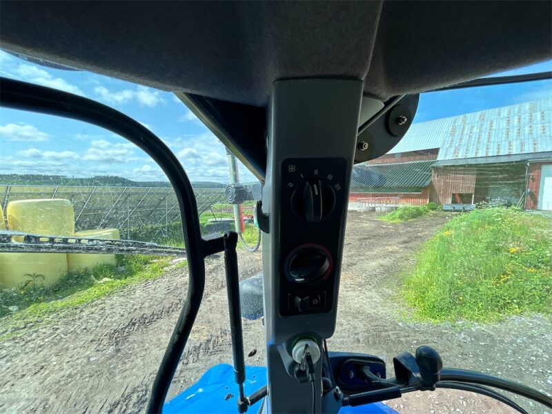 New Holland TS 100A 4WD - 101 ch - 1 316 h - 2005 – Image 39
