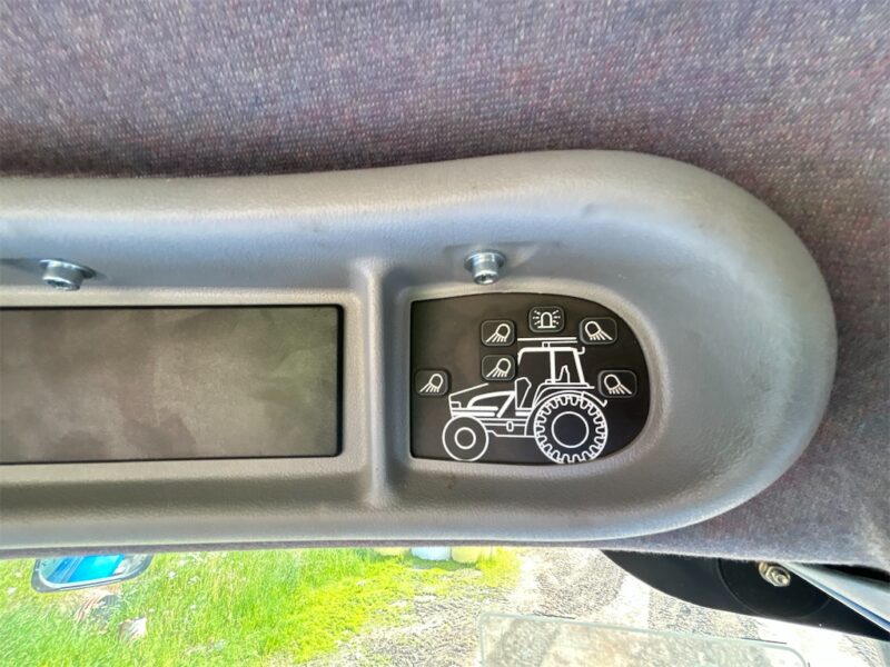 New Holland TS 100A 4WD - 101 ch - 1 316 h - 2005 – Image 42
