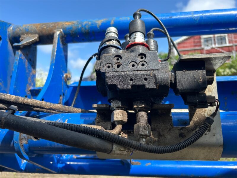New Holland TS 100A 4WD - 101 ch - 1 316 h - 2005 – Image 45