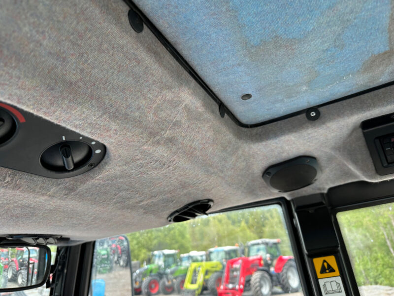 New Holland TL 90 - 86 ch - 4 520 h - 2001 – Image 4