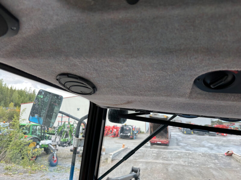 New Holland TL 90 - 86 ch - 4 520 h - 2001 – Image 21