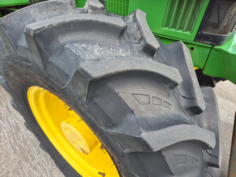 John Deere 6200 – 85 ch – 7 024 h – 1993 – Image 9